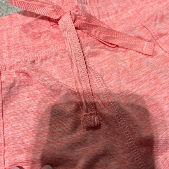 90° By Reflex Athletic shorts elastic drawstring waist, hip pockets,side slit - Picture 4 of 7